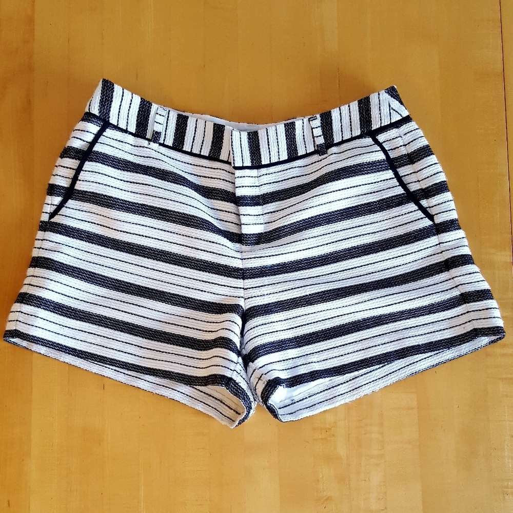 Knit striped short